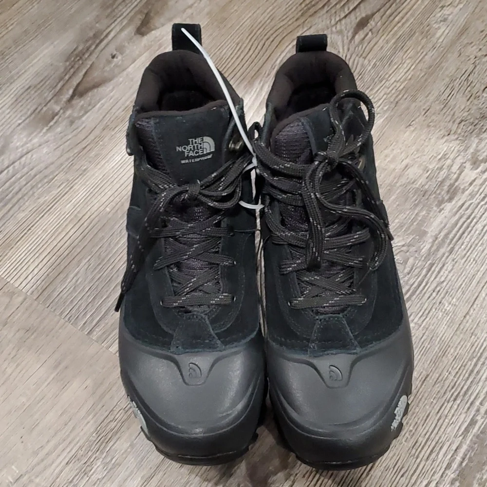 The North Face Snowfuse Waterproof Boots Size 8